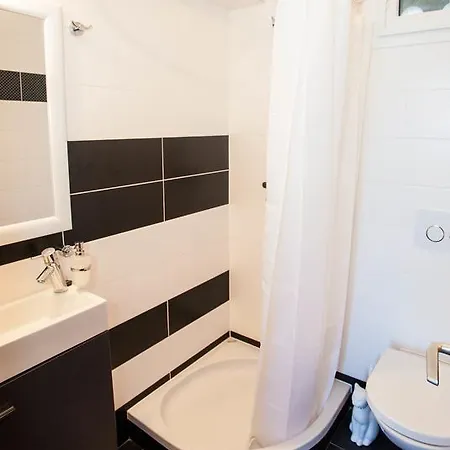 Blaga Rooms&apartments 招待所 3*