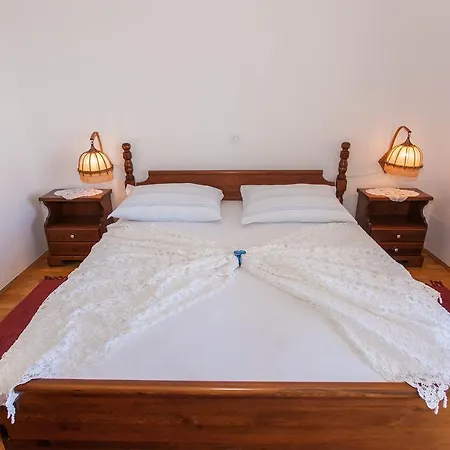 Blaga Rooms&apartments 3* スペタル