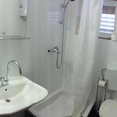 Blaga Rooms&apartments 招待所 3*