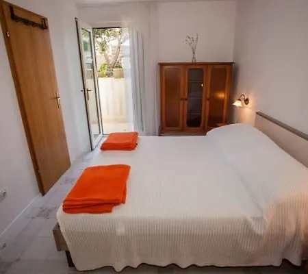 Blaga Rooms&apartments 招待所 苏佩塔尔