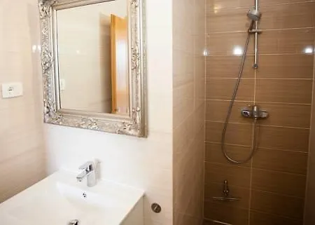 Blaga Rooms&apartments 招待所